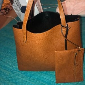 Reversible leather bag